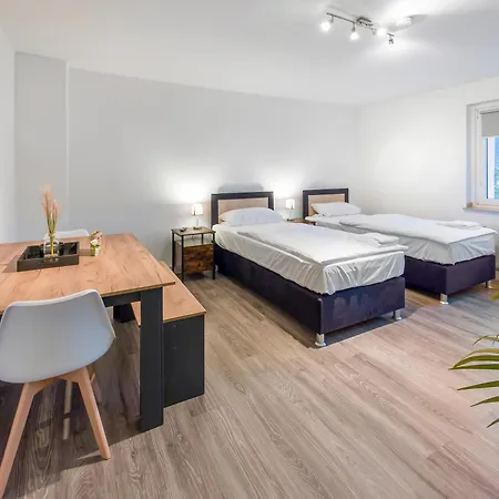Modern 3-br Apmt. Sleeps 6+ Lägenhet *